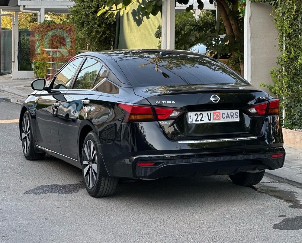 نيسان ألتيما